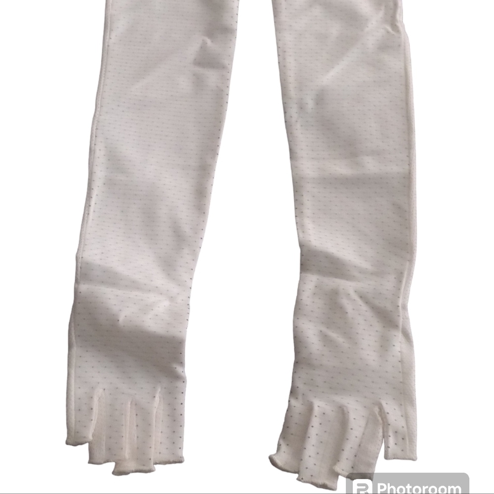 Nwt ladies fingerless gloves/ arm wear